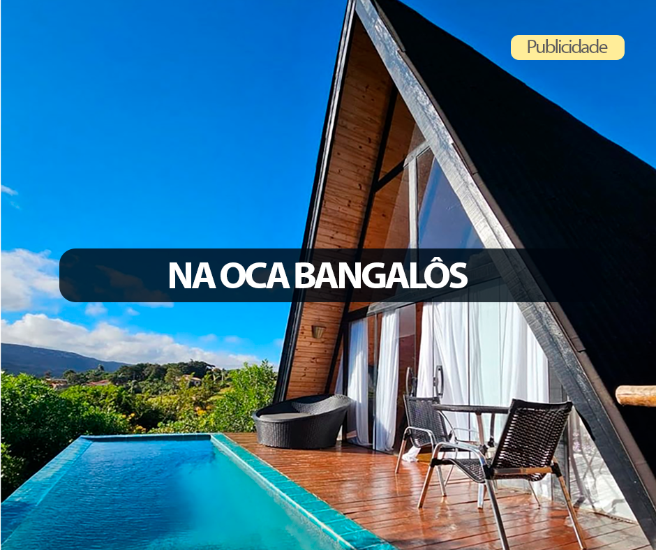 Vista panorâmica da Lapinha da Serra com montanhas da Serra do Cipó